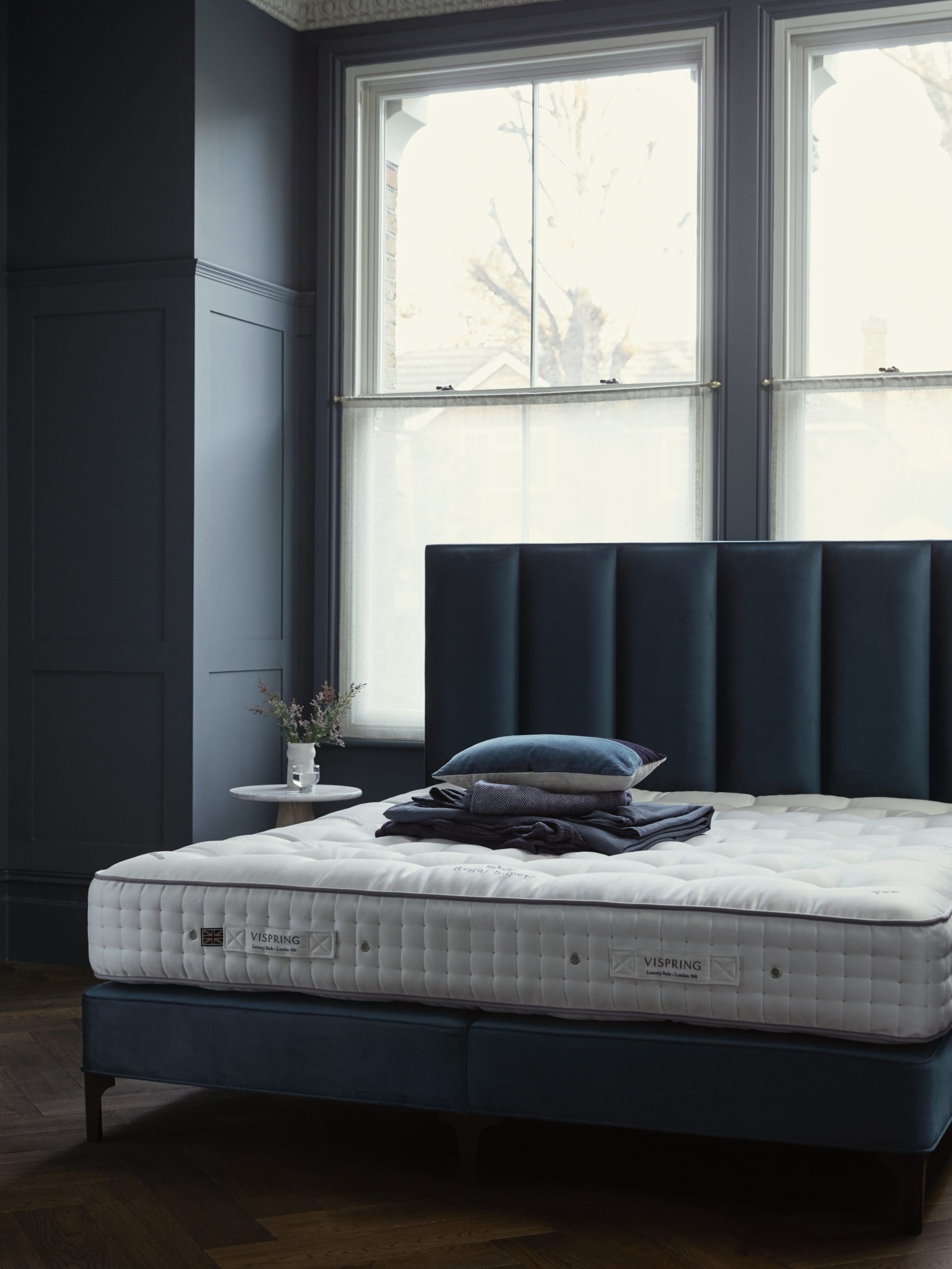 Vispring Regal Superb Sprung Edge Divan Set - Image 3