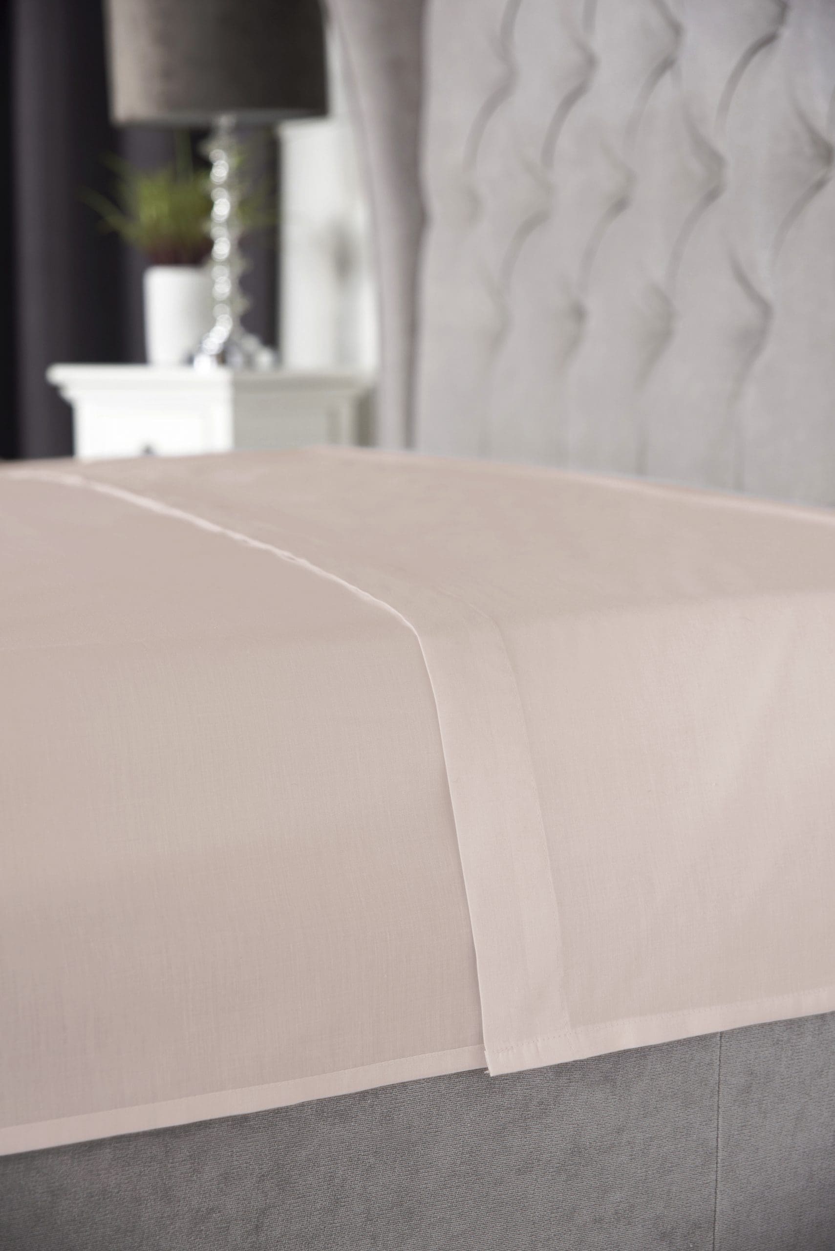 Belledorm 200TC Cotton/Polyester Cream Flat Sheet