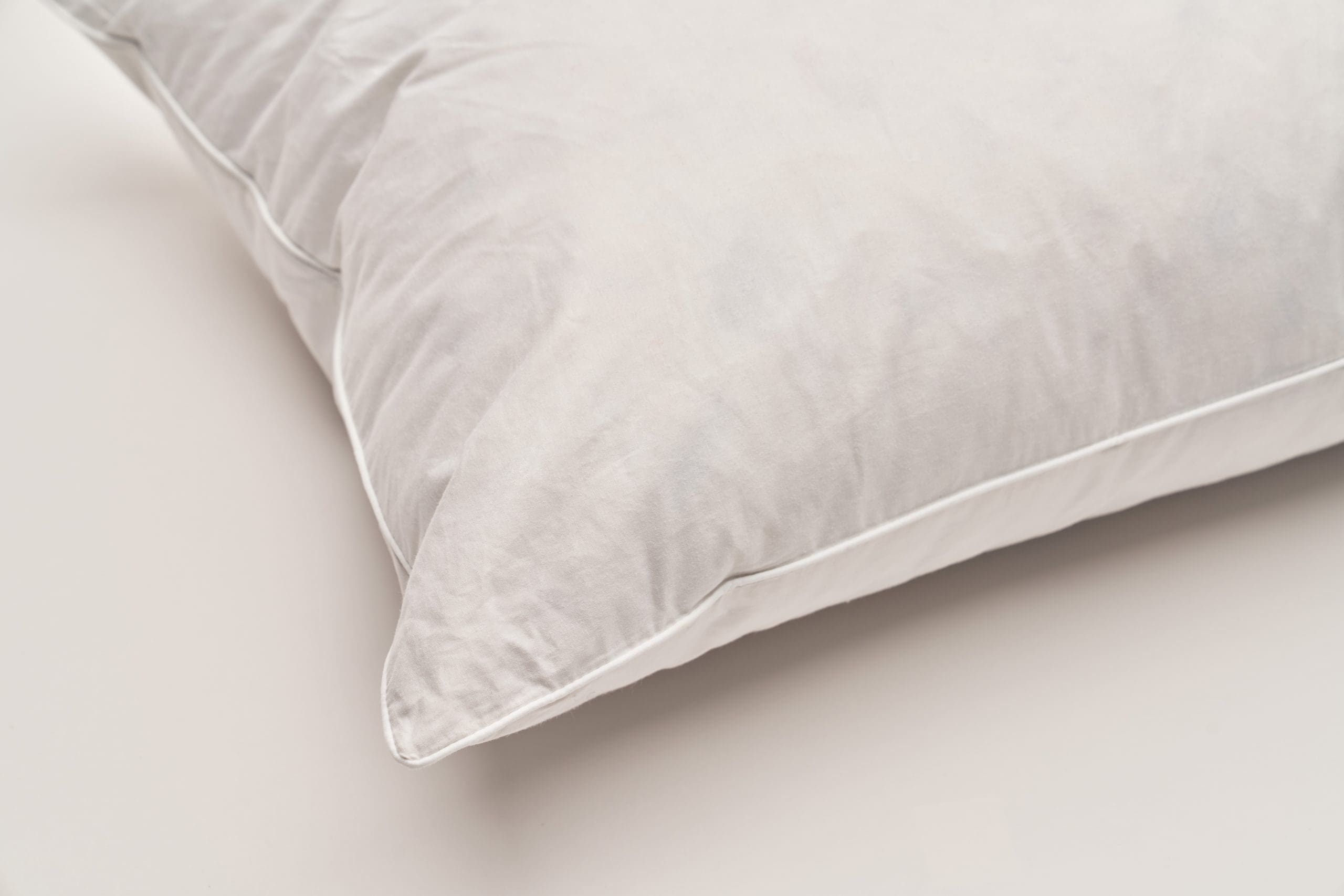 Vispring European Duck Feather and Down pillow - Image 2