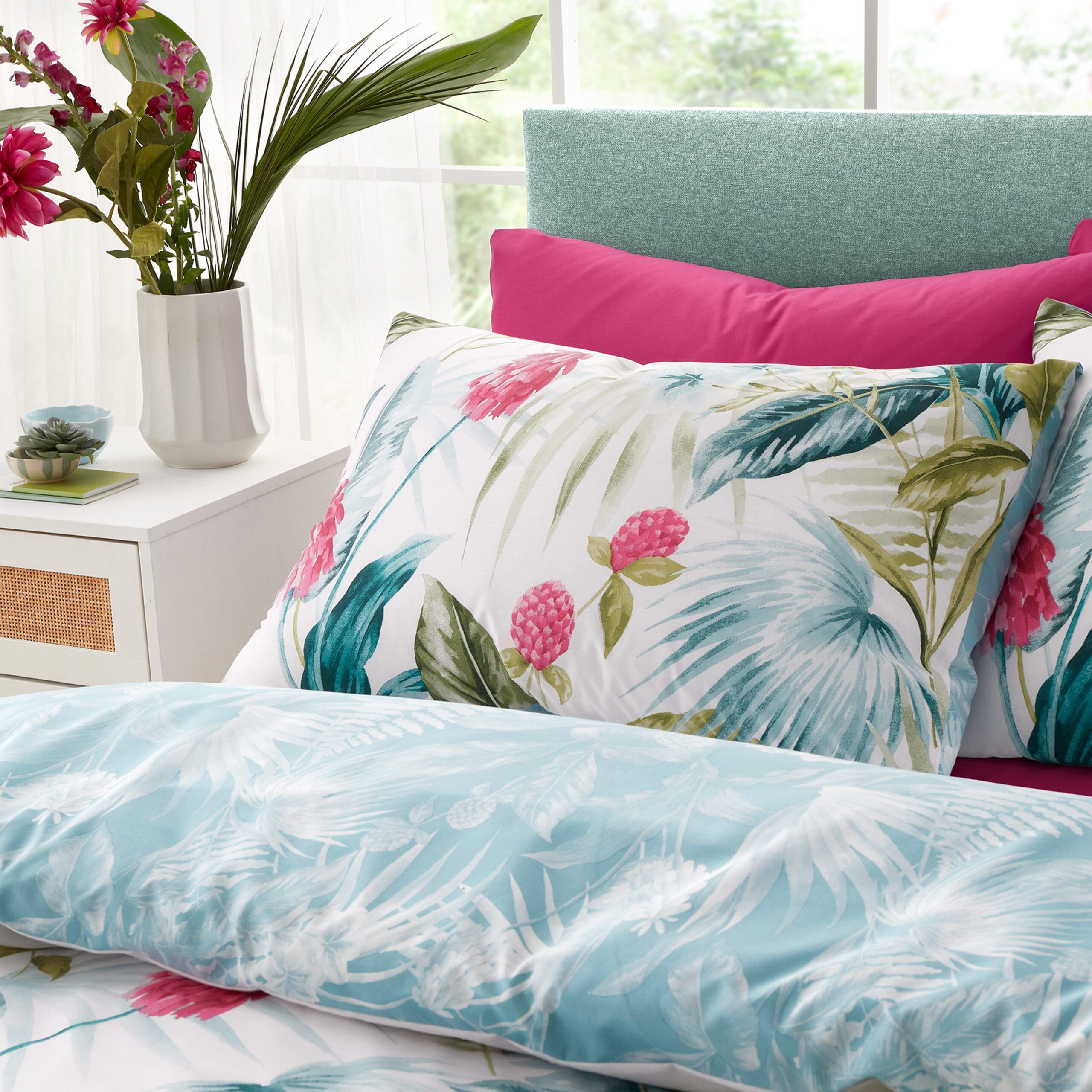 Catherine Lansfield Aruba Tropical Floral Duvet Set Double - Image 3