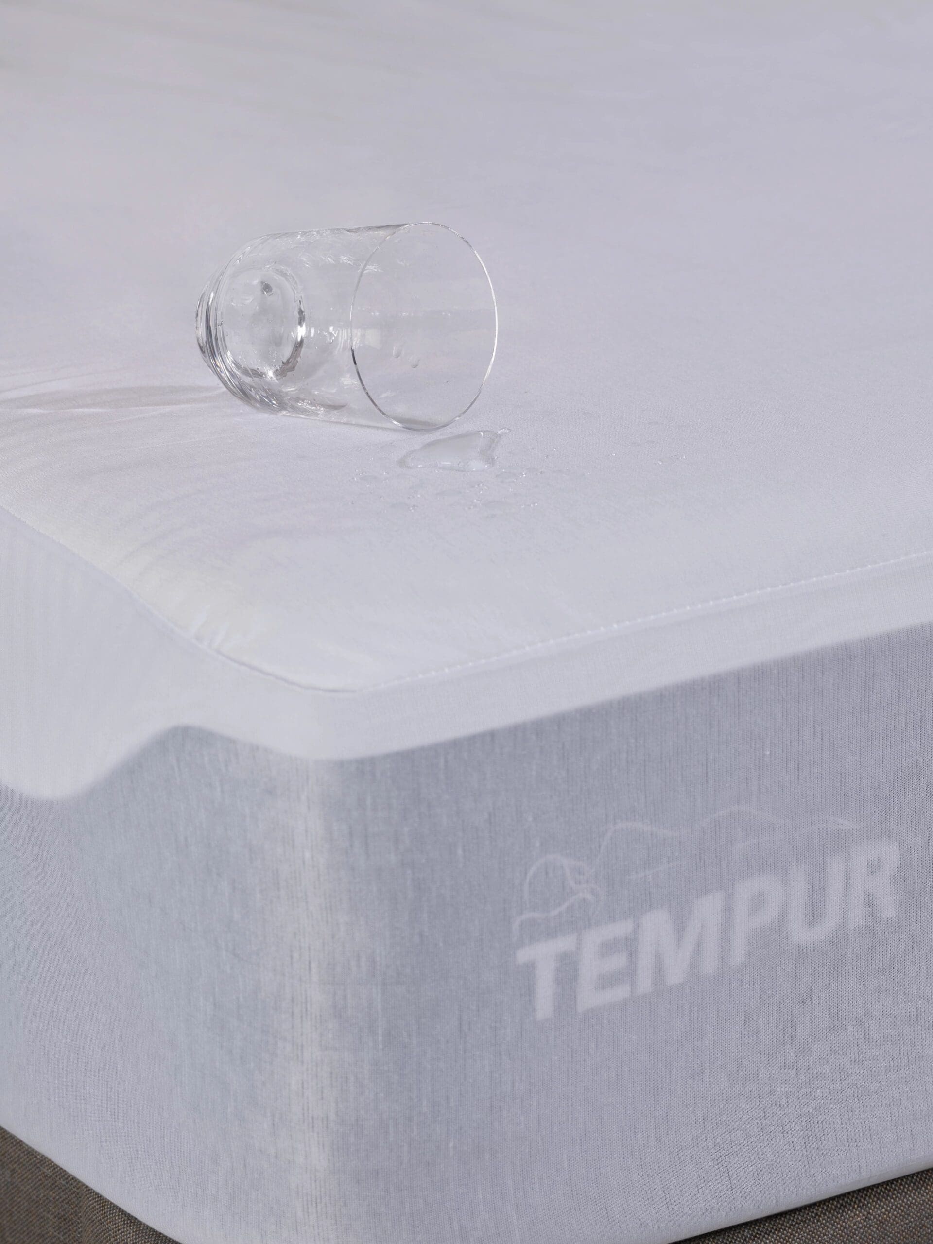 TEMPUR Cooling Mattress Protector - Image 2