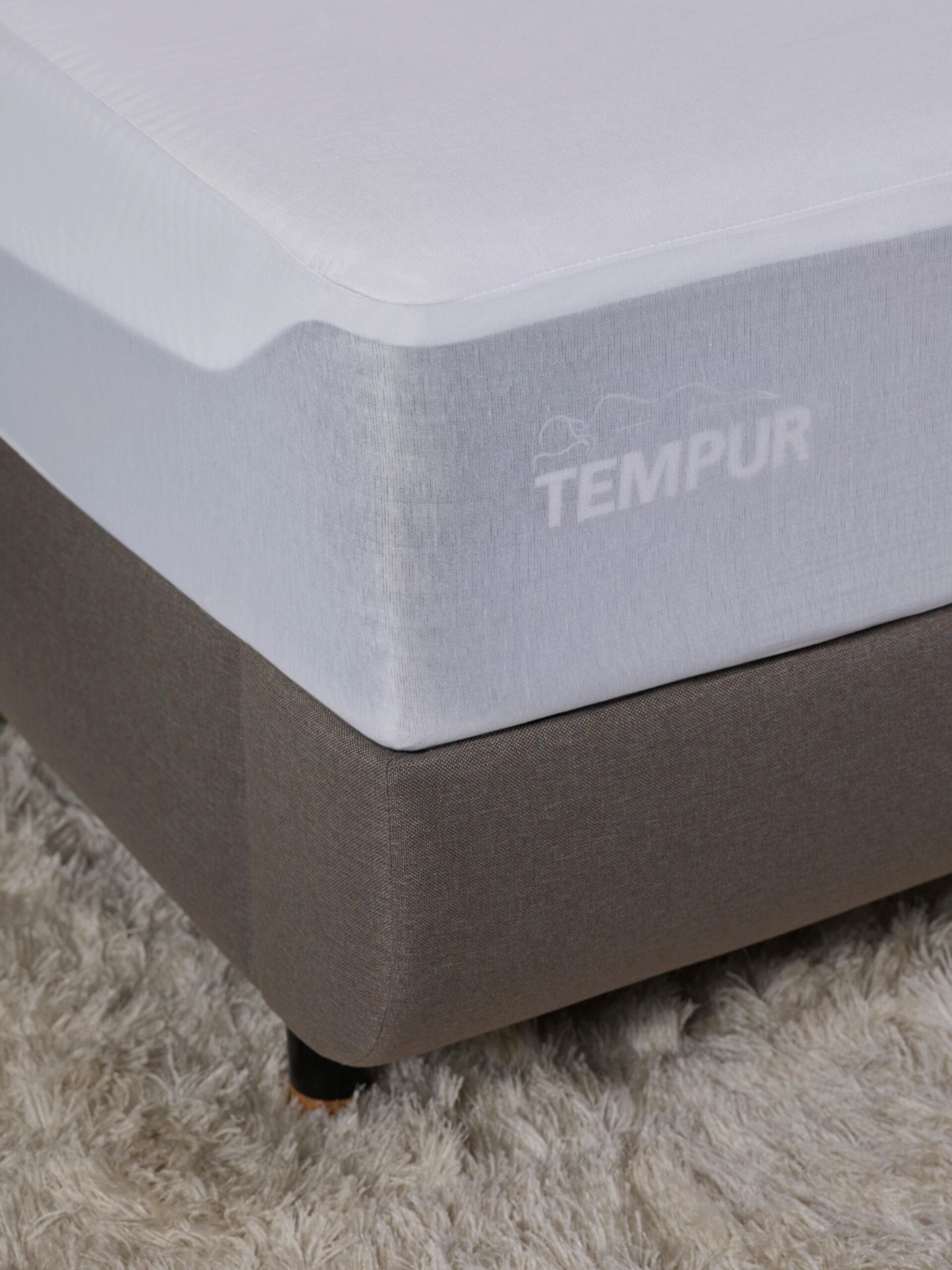 TEMPUR Cooling Mattress Protector - Image 4