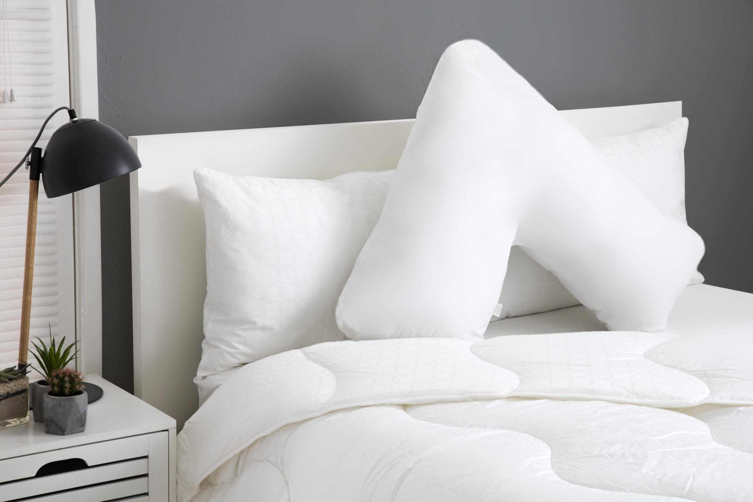 Belledorm Hotel Suite V-Shape Pillow