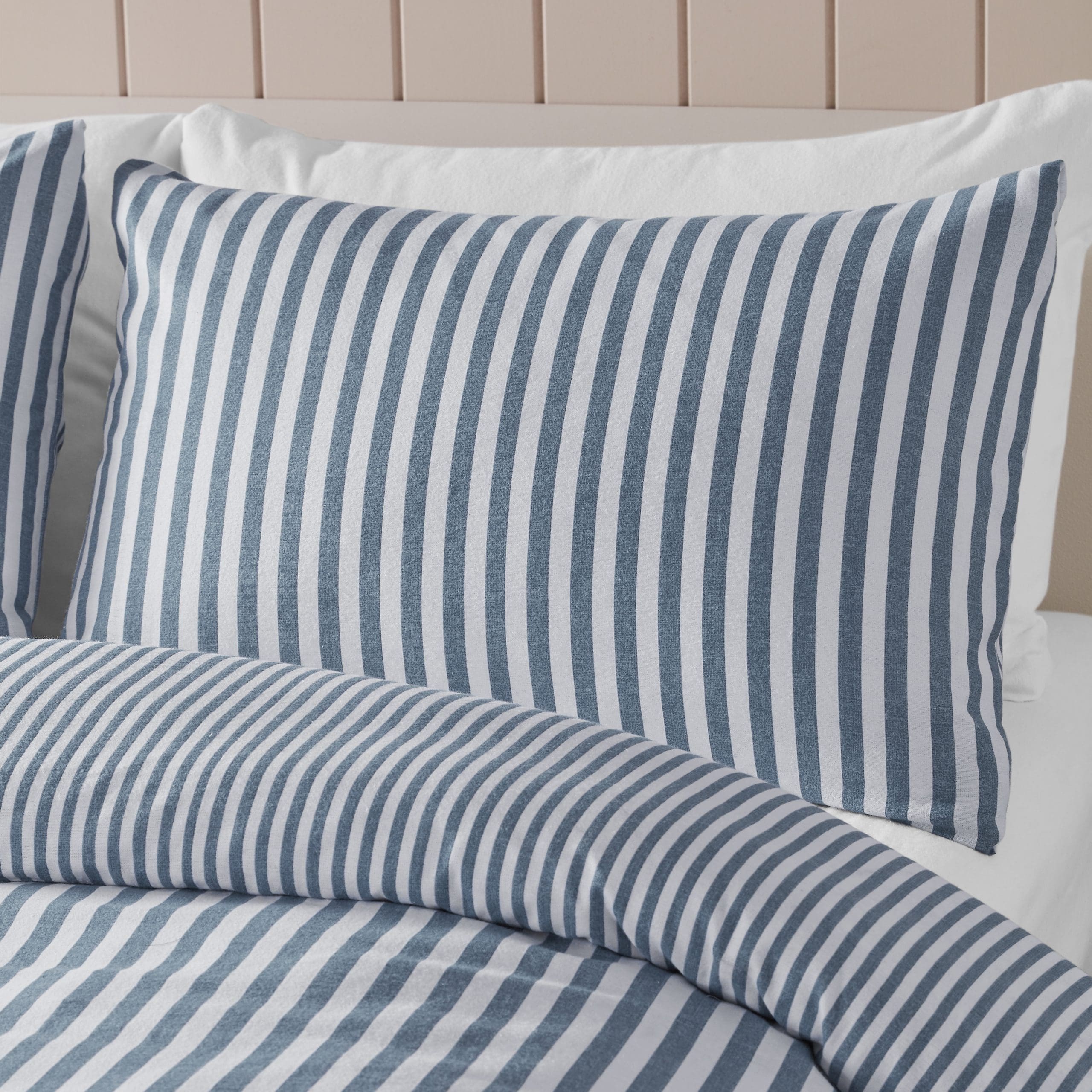 Catherine Lansfield Brushed Stripe Blue Duvet Set King - Image 2