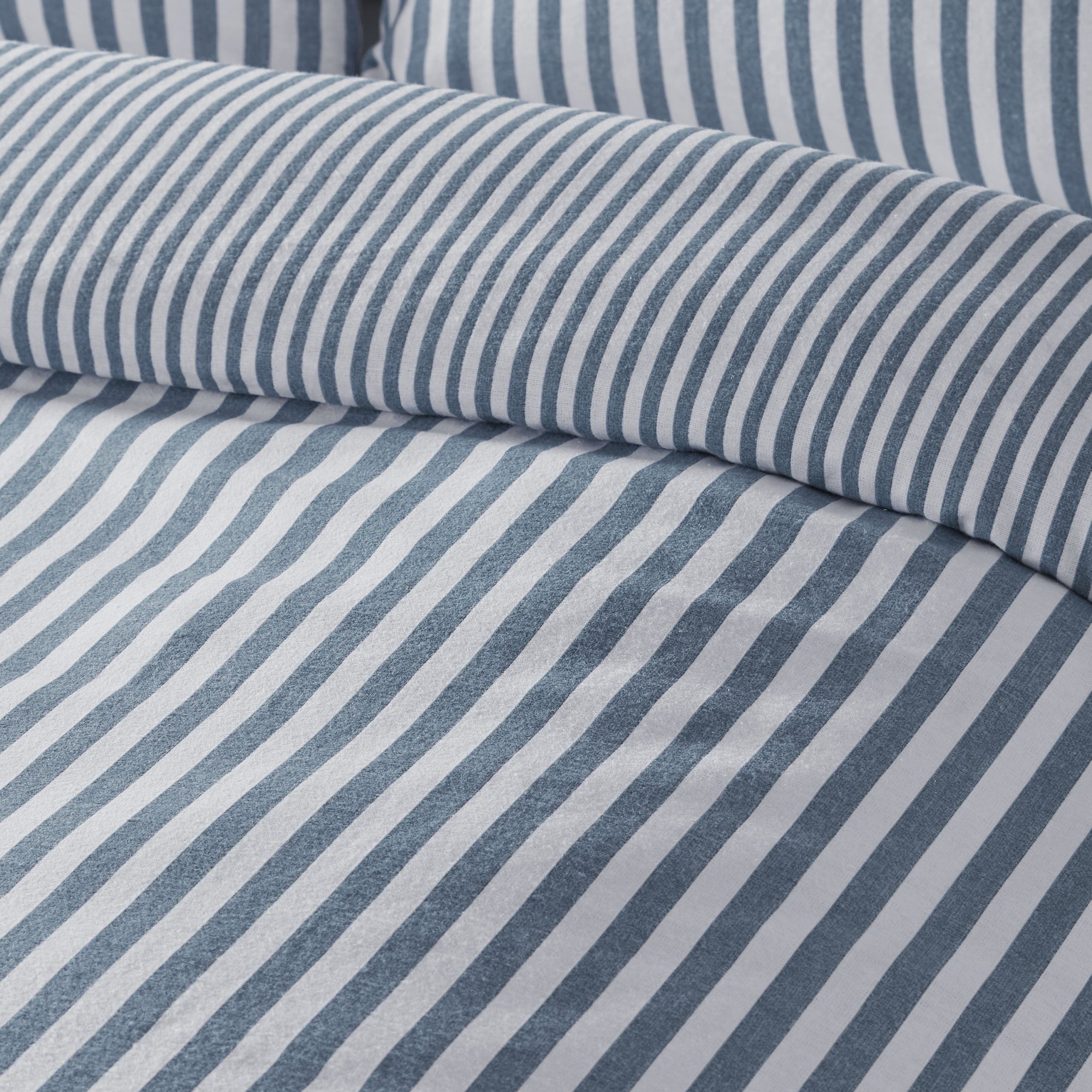 Catherine Lansfield Brushed Stripe Blue Duvet Set King - Image 3