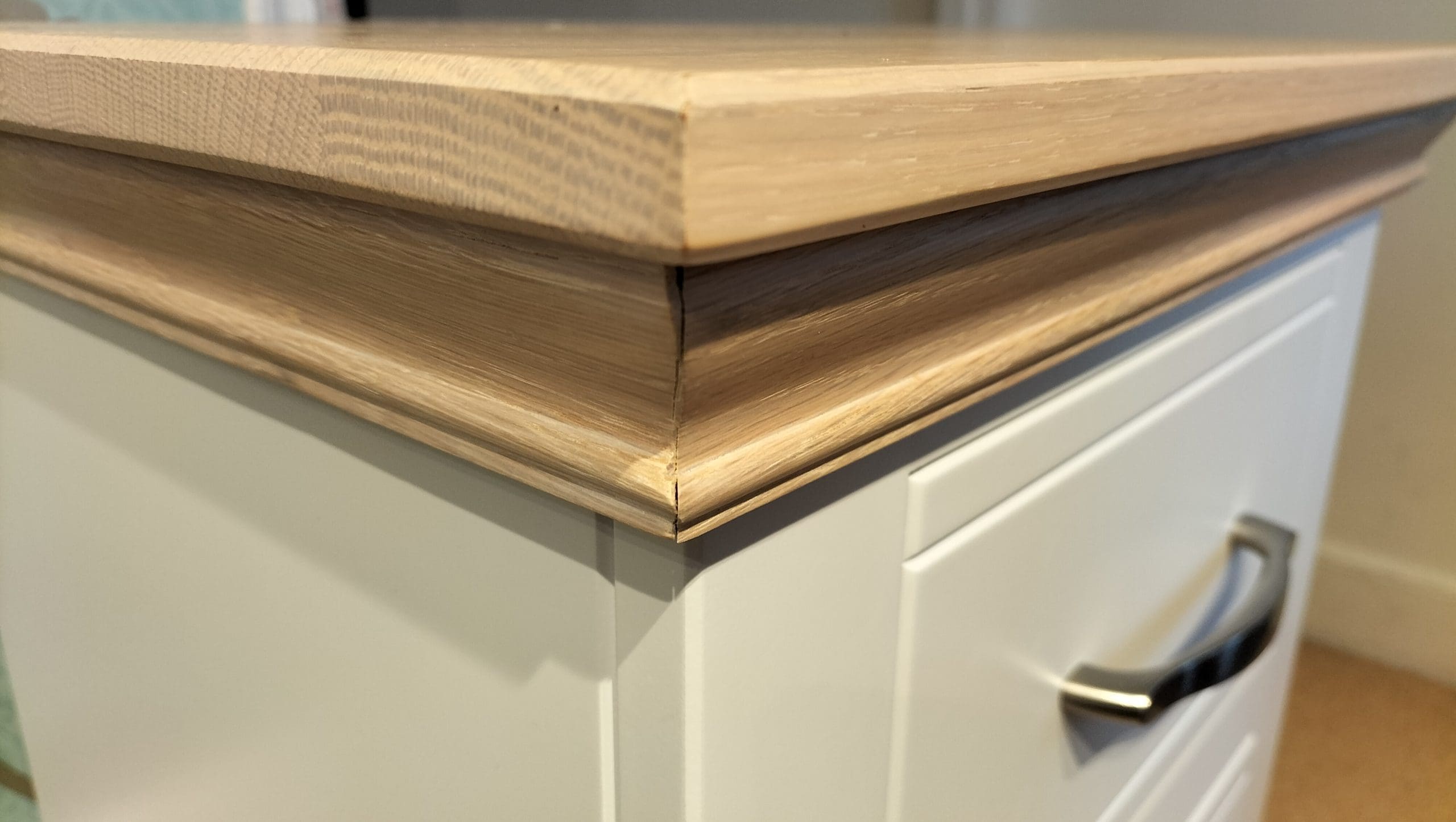 Ex Display Hill And Hunter New England Oak Cap Small 2-Drawer Bedside Chest No1 - Image 6