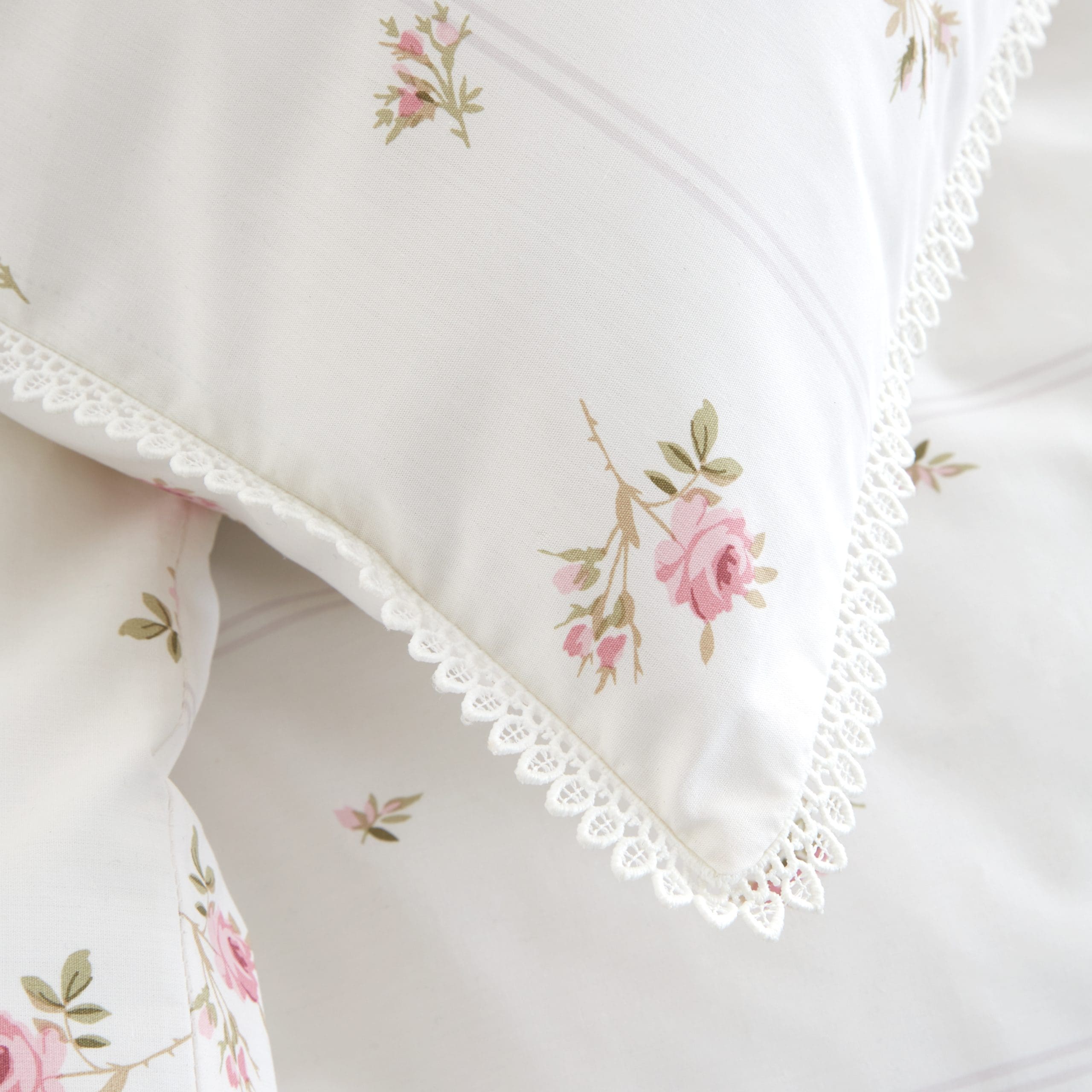 Bianca Vintage Rosebud Lace Duvet Set - Image 3
