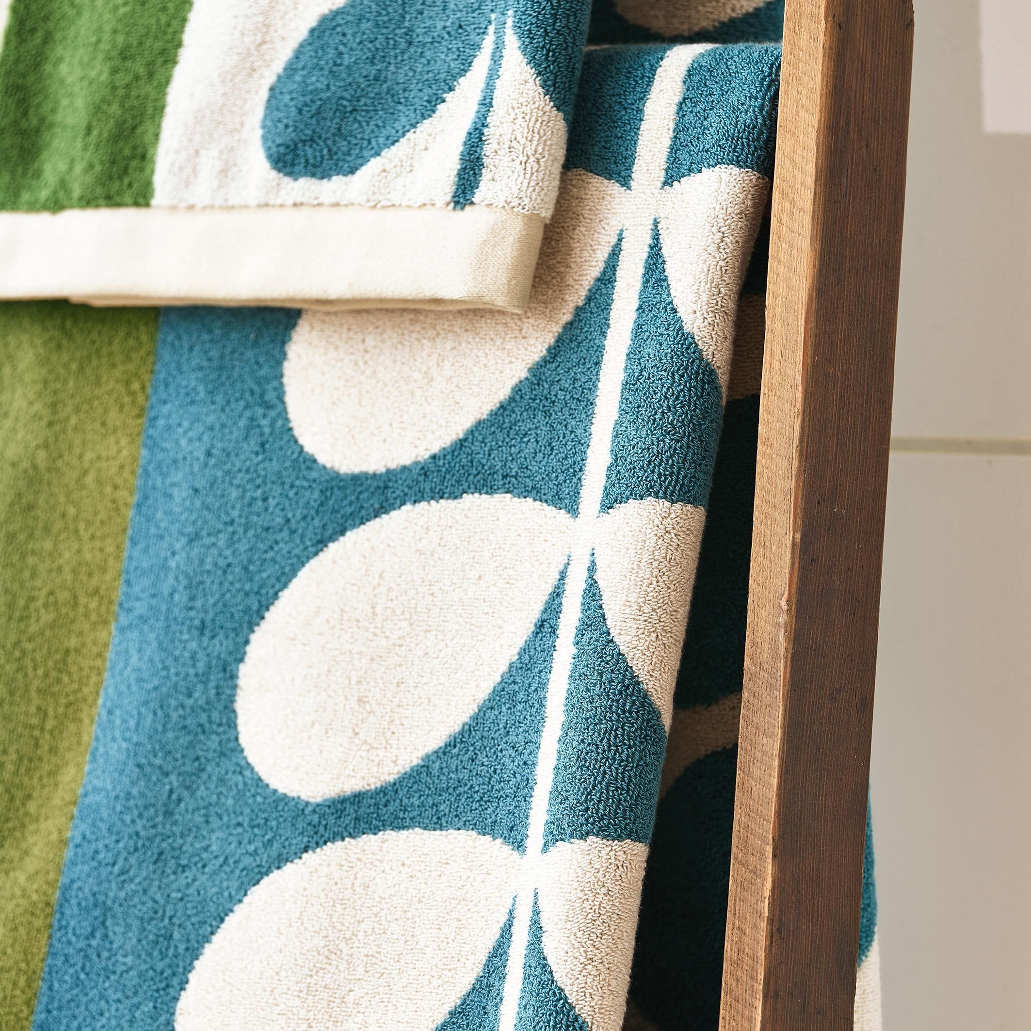 Orla Kiely Stem Check Willow Towels - Image 3