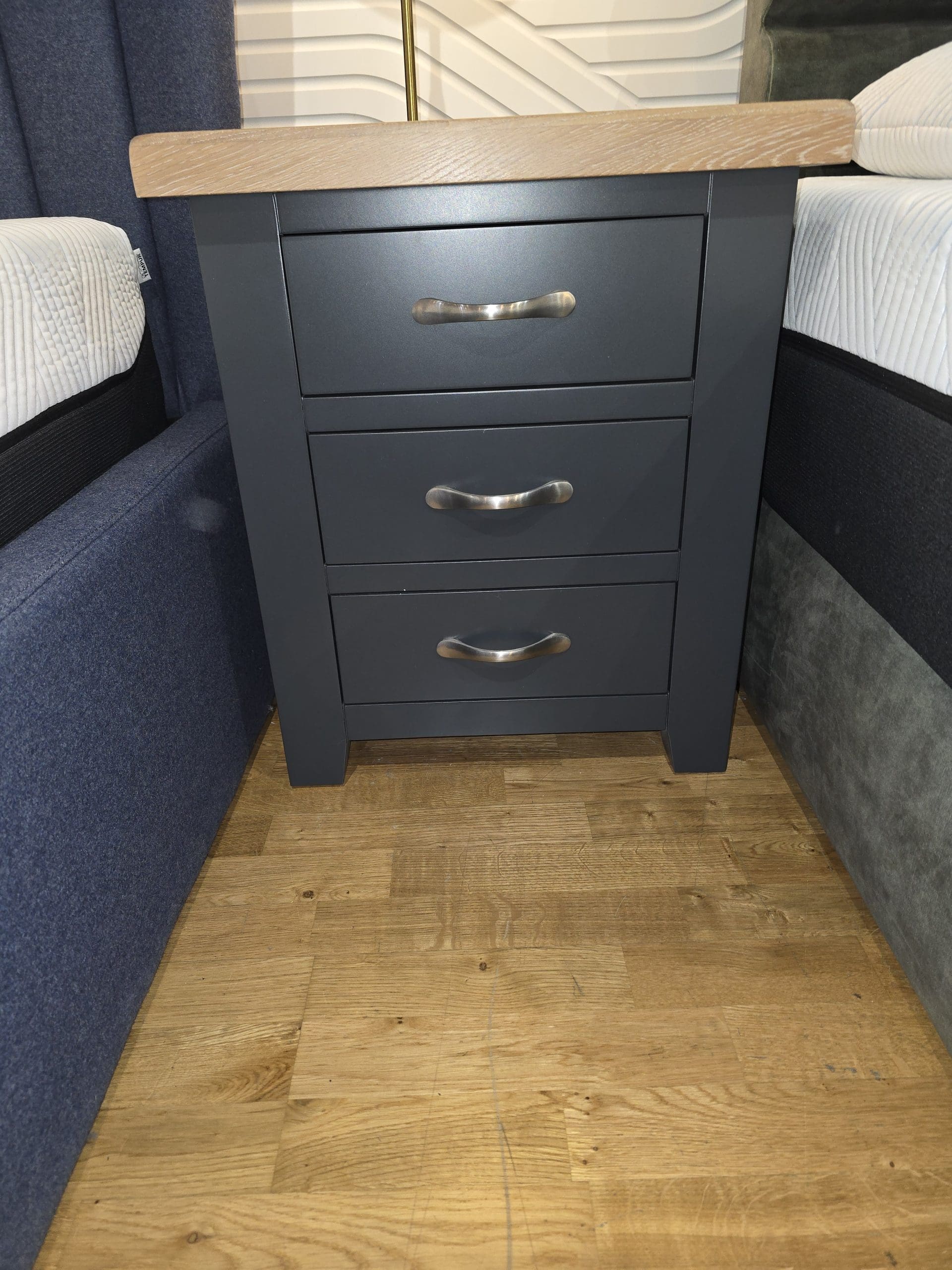 Ex Display Peter Betteridge Hope Cove 3-Drawer Bedside in Raven No2